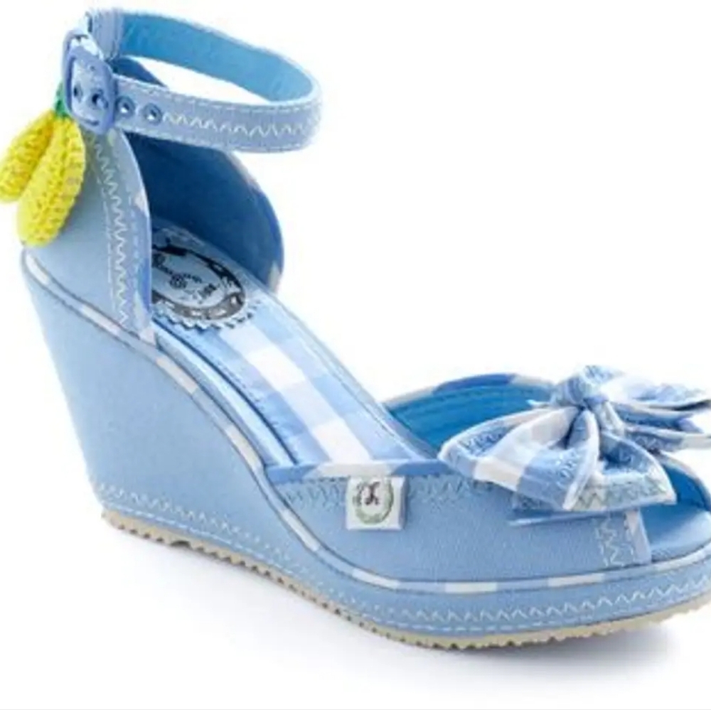Fruit as a Button Pinup Wedge 7.5